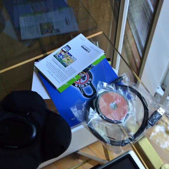 Garmin Nuvi 660 GPS BUNDLE - Picture 6 of 9